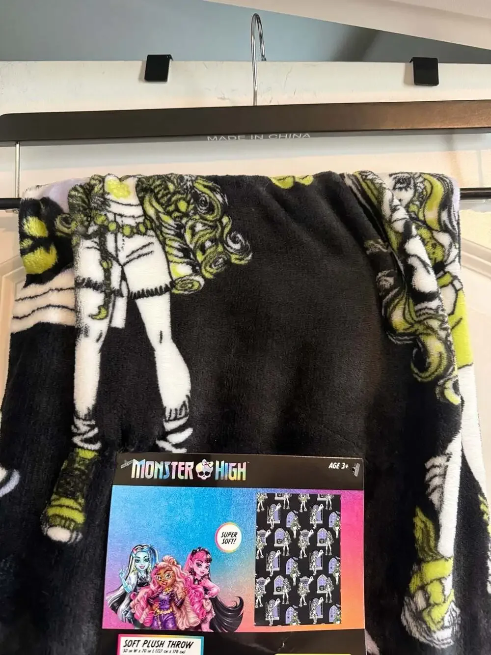 Monster High Draculaura Soft Plush Throw Blanket